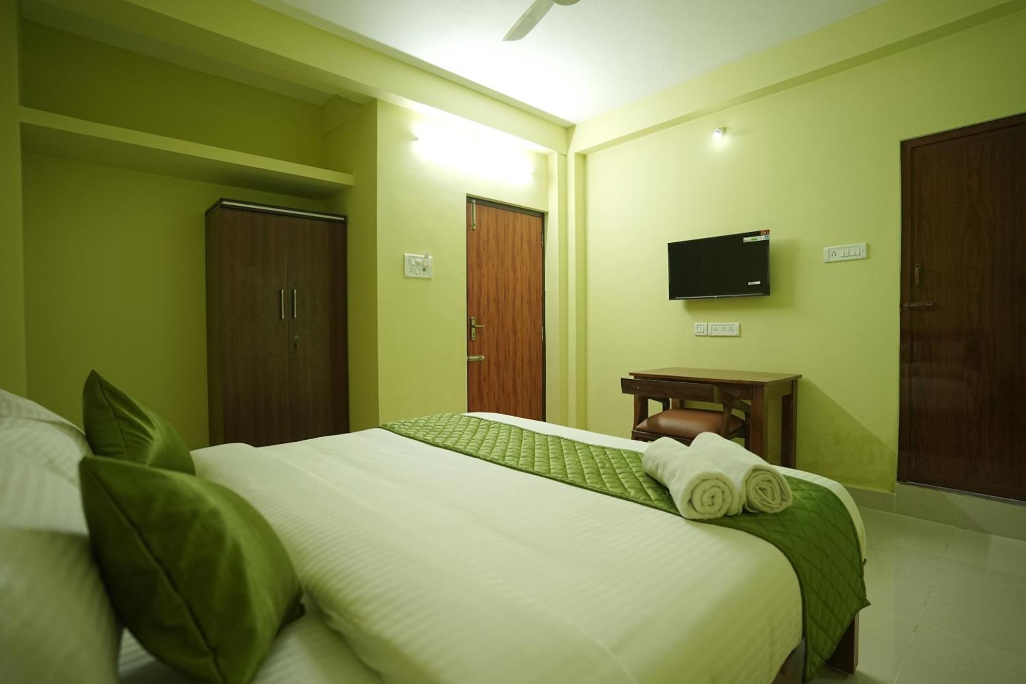 Le Leos Park Inn Пондичерри Экстерьер фото